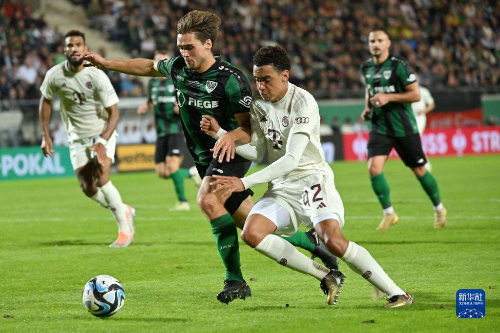 米兰名宿博列洛涛本赛季的米兰：目前球队成绩很好，但阿莱格里缺个我这样的中锋